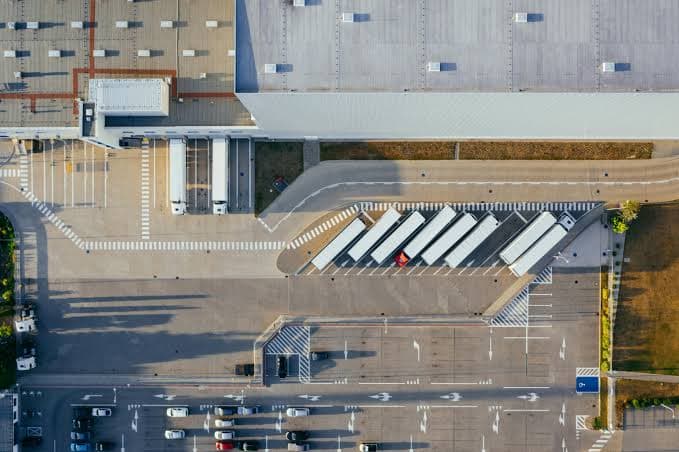 Cover Image for Logistics Centre: What it is and How it Works